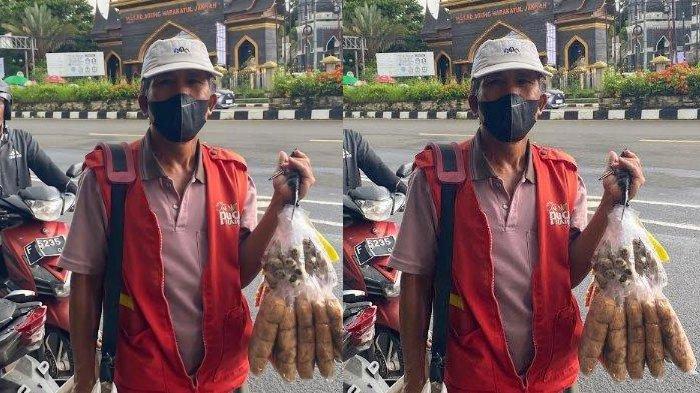 Yanto (55), pedagang asongan di jalur Puncak Bogor saat dijumpai di Simpang Gadog, Kecamatan Ciawi, Kabupaten Bogor, Rabu (29/1/2025). Yanto mengaku memanfaatkan Google Maps untuk mengetahui lokasi macet agar ia bisa menjajakan dagangannya.