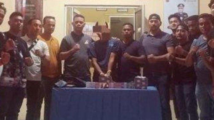 PENGGELAPAN - Seorang pegawai kontrak ditangkap usai membuat laporan palsu kehilangan dana sebesar Rp160 juta milik RS di wilayah Banda Aceh. Dia diringkus Tim Catoek bentukan Kapolsek Darul Imarah dibantu Tim Rimueng Satreskrim Polresta Banda Aceh, Selasa (3/6/2026) malam.