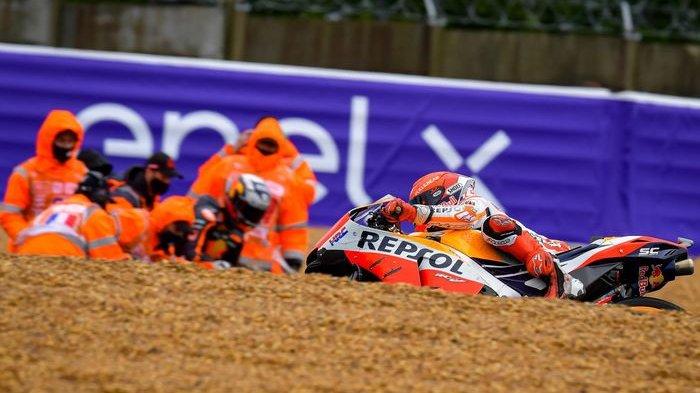 Cium Aspal hingga Gagal Finis di MotoGP Italia 2021, Marquez Tetap ...