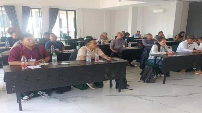 Dalam rangka Hari Jadi Kabupaten Madiun ke-456, Pemerintah Kabupaten Madiun melalui Dinas Komunikasi dan Informatika gelar Uji Kompetensi Wartawan (UKW), Rabu (10/7/2024) hingga Kamis (11/7/2024) di Sarangan Magetan.