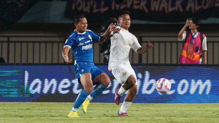 Pertandingan Persib Bandung vs Arema FC.