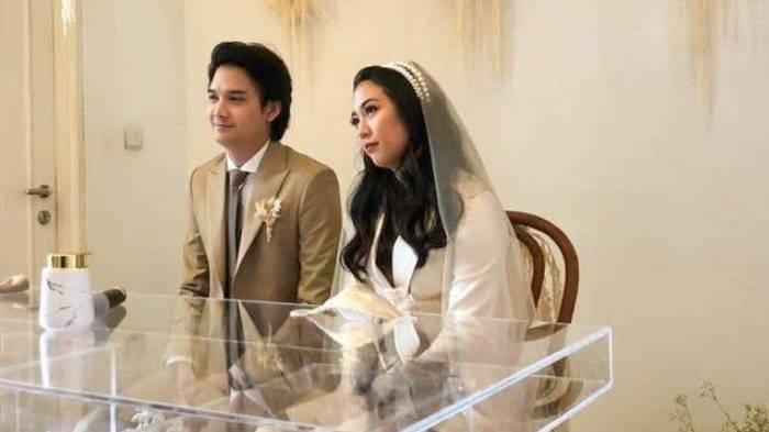 Potret pernikahan Baskara Mahendra Putra dengan Sherina Munaf.