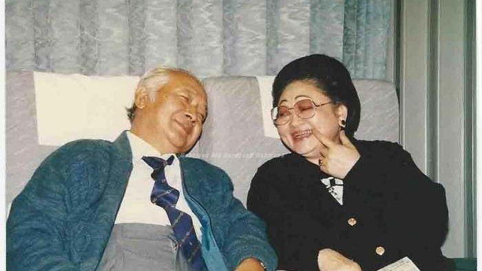Presiden Soeharto dan Bu Tien.