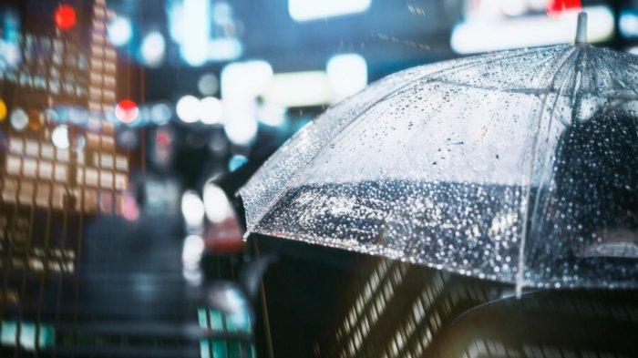 Prakiraan Cuaca Jatim 8 November 2025: Malang-Batu Hujan, Gresik-Surabaya Berawan