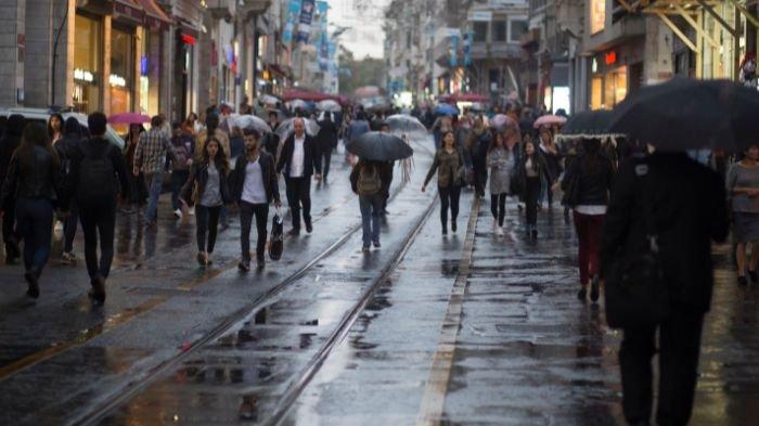 Prakiraan Cuaca Jawa Timur Hari Ini 21 Oktober 2025: Gresik Hujan Petir, Cek Wilayah Lainnya