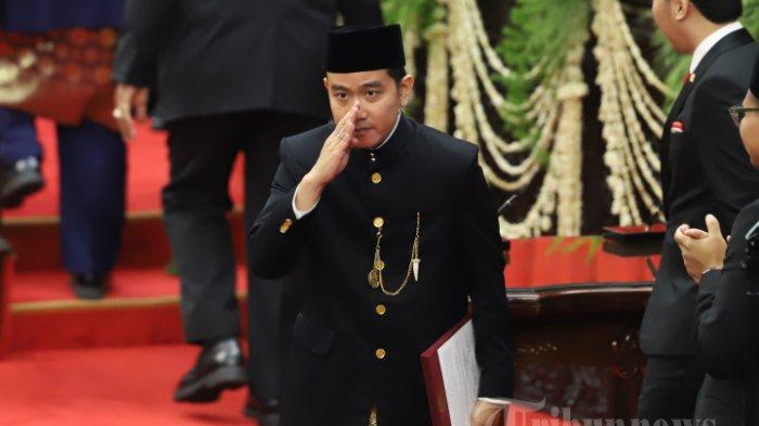 USULAN PENCOPOTAN GIBRAN - Gibran Rakabuming Raka saat dilantik sebagai wakil presiden Republik Indonesia bersama Prabowo Subianto di Gedung Nusantara, Kompleks Parlemen, Senayan, Jakarta, Minggu (20/10/2025). Kini ratusan purnawirawan mengusulkan pencopotan Gibran, salah satunya eks wapres era Soeharto, Try Sutrisno. Apa penyebabnya?