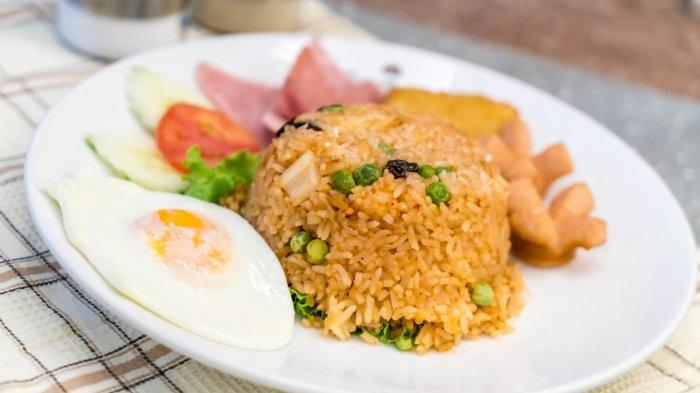 Ilustrasi berita pemalak nasi goreng tertangkap usai dinyanyikan polisi selamat ulang tahun.