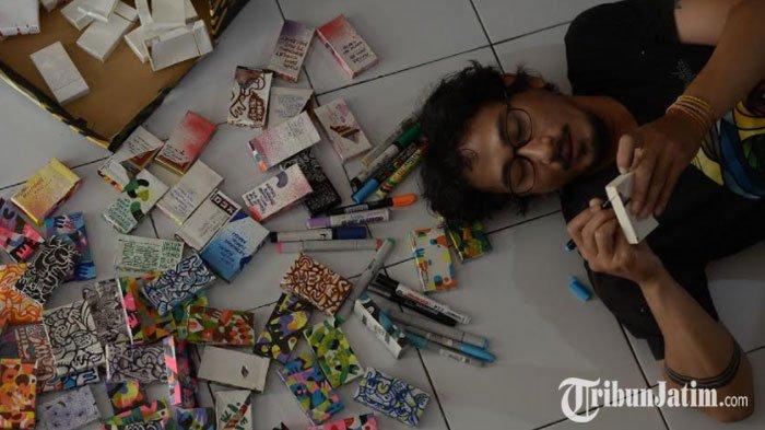 Ekspresikan Kesedihan, Seniman Asal Surabaya Gambar Doodle di 1000 ...