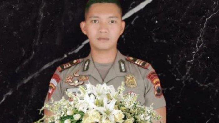 AKP Ulil Ryanto Anshari menjabat sebagai Kasat Reskrim Polres Polres Solok Selatan Tewas Ditembak Rekannya di parkiran Polres Solok Selatan Jorong Bukit Malintang Barat Nagari Lubuk Gadang Kec. Sangir Kab. Solok Selatan, Jumat (22/11/2024) dini hari. Karir cemerlang Kasat Reskrim Polres Solok Selatan, AKP Ulil Ryanto Anshar terhenti karena tewas ditembak Kabag Ops Polres Solok Selatan.