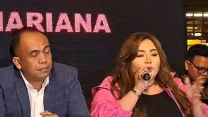KONDISI SUAMI BARU - Model dewasa, Lisa Mariana saat konferensi pers terkait memiliki anak dari Ridwan Kamil, mantan Gubernur Jawa Barat. Lisa mengaku suami barunya terpukul mengetahui dirinya dihujat, Selasa (15/4/2025).