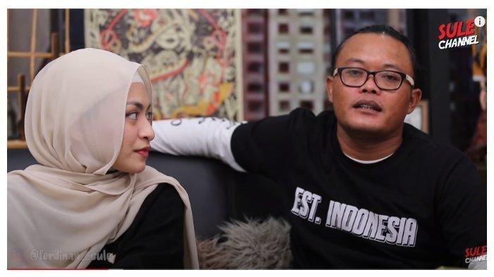 Sule dan Nathalie Holscher saat bicara di vlog Sule Channel