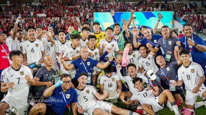 LOLOS PIALA DUNIA - Timnas Indonesia lolos ke Piala Dunia U17 2025 setelah mengalahkan Yaman di laga Piala Asia U17, Senin (7/4/2025). Inilah 35 negara yang sudah mengantongi tiket ke ajang bergengsi itu.
