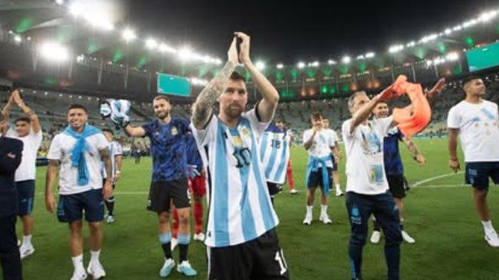 ABSEN BELA ARGENTINA - Pemain Timnas Argentina, Lionel Messi absen membela Timnas di Kualifikasi Piala Dunia 2026 bulan ini karena cedera. Tujuh pemain bakal rebutan pakai nomor 10. Foto disadur dari Instagram @leomessi, Selasa (18/3/2025).