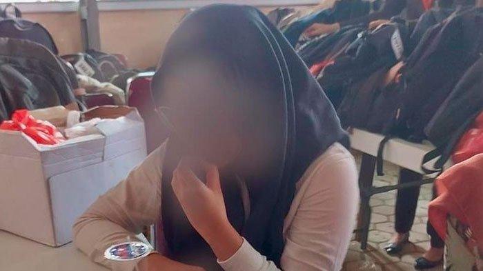 Beragam cerita muncul ketika ujian SKD CPNS 2023, tak terkecuali soal perjokian. RT (20) warga Bandar Lampung yang diamankan setelah ketahuan menjadi joki tes CPNS Kejaksaan 2023.