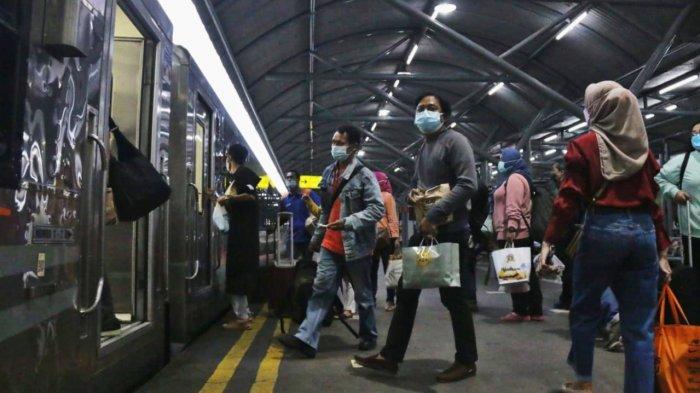 Jadwal Kereta Api Berubah Mulai 1 Juni Daop 8 Surabaya Imbau Pelanggan