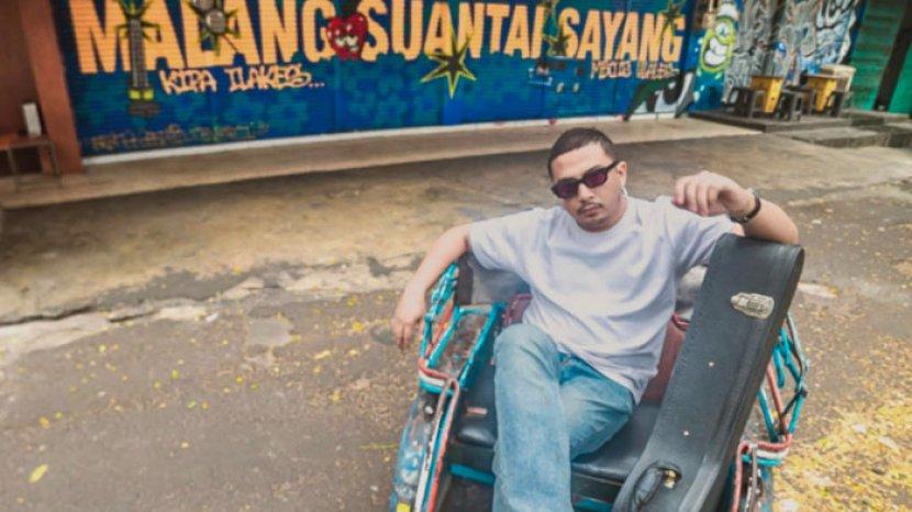 Sal Priadi Rilis Lagu 'Malang Suantai Sayang,' Ceritakan Keramahan Warga sampai Bahasa Kebalikan