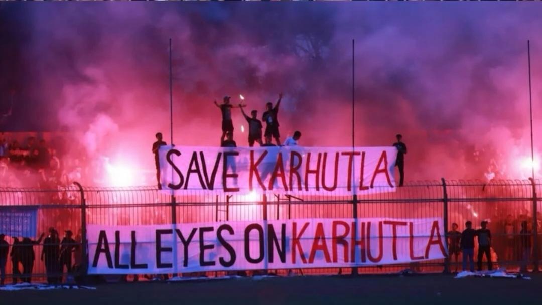 Aksi Nyata Suporter Persibo Suarakan Isu Karhutla Lewat Spanduk