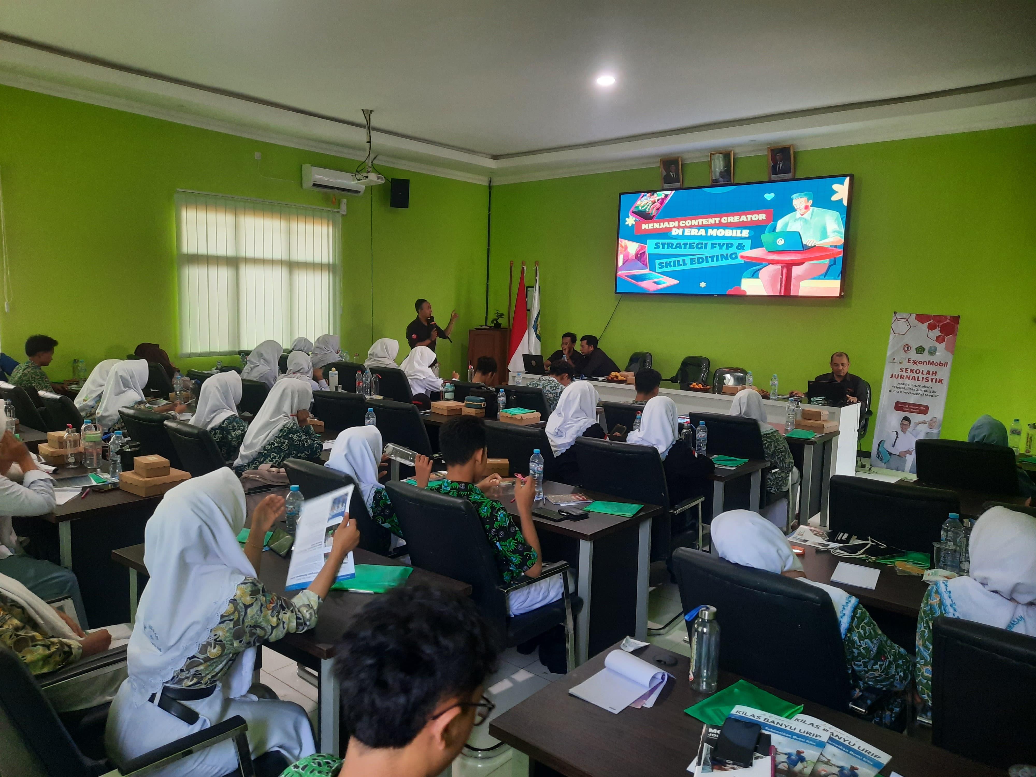 Gerebek Ruang Redaksi! 40 Pelajar Tuban Dibekal Nyali Jurnalistik RPS