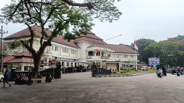 Malang Dikepung 830 Personel Gabungan dan Water Cannon