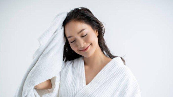 Ilustrasi mandi yang bersih untuk menghilangkan daki