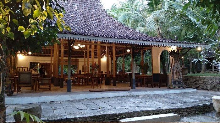 Pendopo di Jiwa Jawi, Bangunjiwo, Bantul.