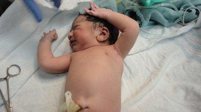 7 ARTI MIMPI Melahirkan di Rumah Sakit, Melahirkan Bayi Prematur, Melahirkan dalam Air Menurut Primbon
