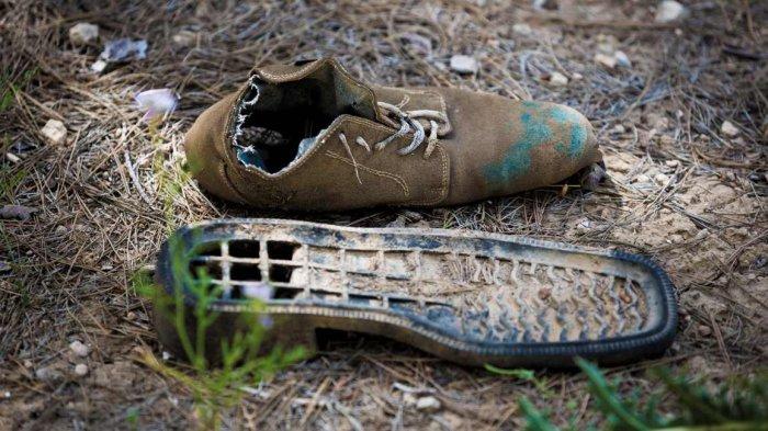 9 Arti Mimpi Sepatu Robek Menurut Primbon, Saatnya Membersihkan Jiwa