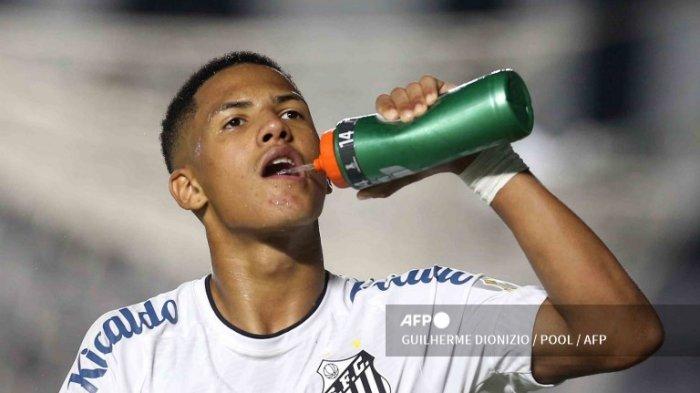 AC Milan dikabarkan telah mengajukan tawaran untuk winger Santos, Angelo Gabriel