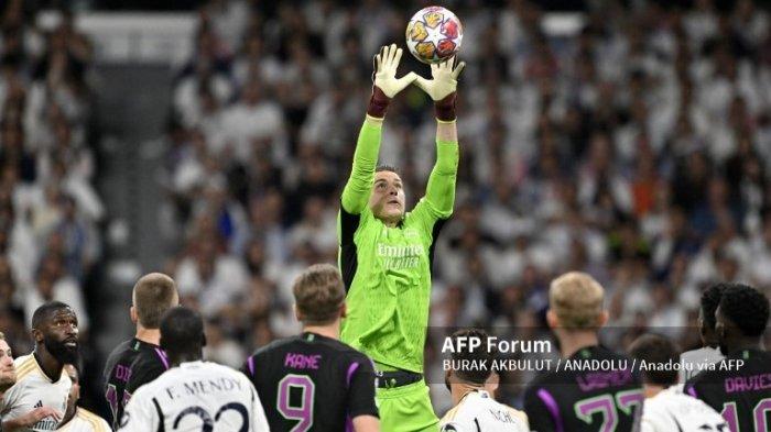 Andriy Lunin di Semi-Final Liga Champions antara Real Madrid vs Bayern Munchen di Stadion Santiago Bernabeu di Madrid, Spanyol pada 08 Mei 2024.