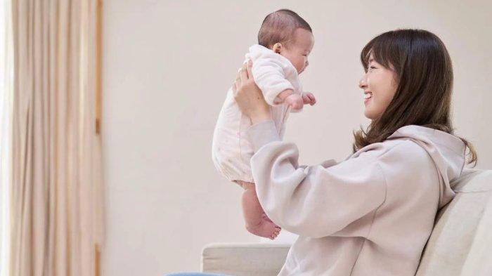 ARTI MIMPI Menggendong Bayi Menurut Primbon Jawa, Pertanda