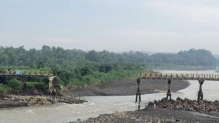 BREAKING NEWS: Jembatan Srandakan Lama Ambrol - Tribunjogja.com