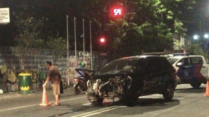 Kecelakaan tunggal terjadi di Jalan Sultan Agung, Kota Yogyakarta, Selasa (19/12/2023) malam.