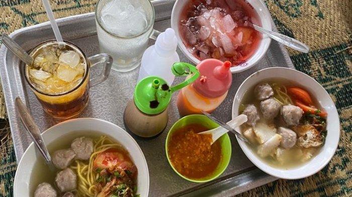 Menu yang ada di Bakso Putu Sidosemi