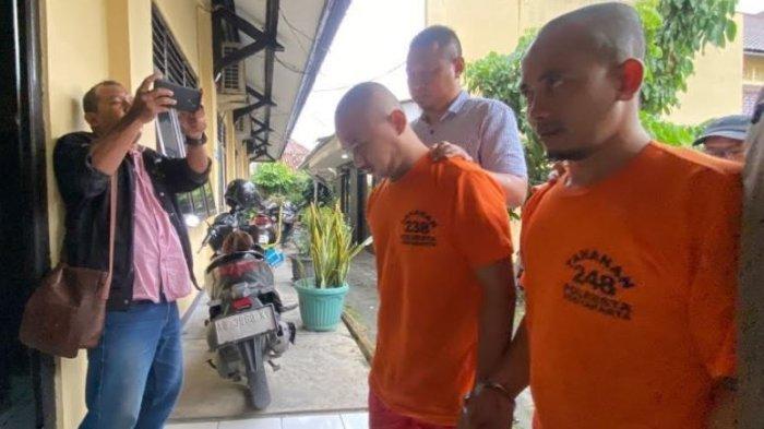 Dua tersangka penyiraman air keras di Yogyakarta diamankan Polisi, Kamis (26/12/2024)