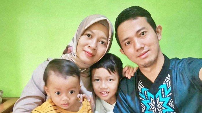 Budi Winarno Masinis KA Brantas dan keluarga