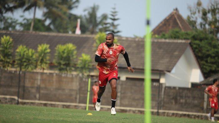 Bek PSS Sleman, Thales Lira