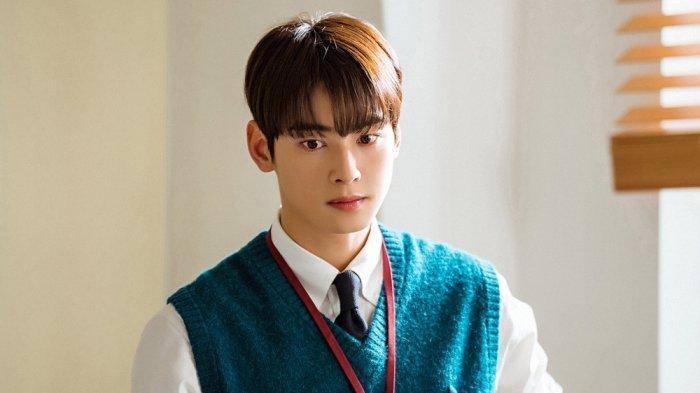 Cha Eun Woo sebagai Jin Seo Won di Drama Korea A Good Day To Be A Dog