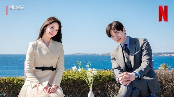 Cheon Sa Rang (Yoona SNSD) dan Gu Won (Junho 2PM) dalam Drama Korea King Land Hotel