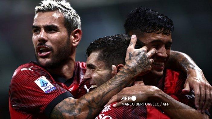Christian Pulisic dan Theo Hernandez di Liga Italia Serie A AC Milan vs Torino pada 26 Agustus 2023 di “Stadion San Siro” di Milan.