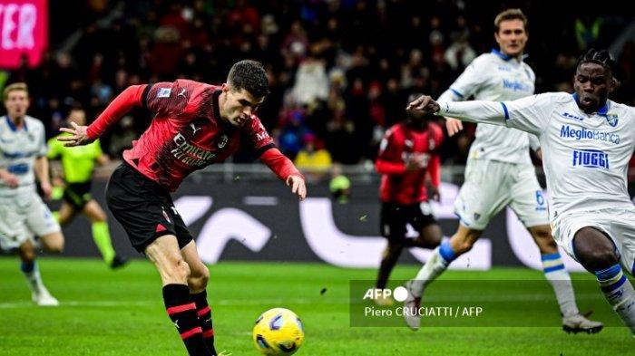 Christian Pulisic mencetak gol di Liga Italia Serie A antara AC Milan vs Frosinone di stadion San Siro di Milan, pada 2 Desember 2023.