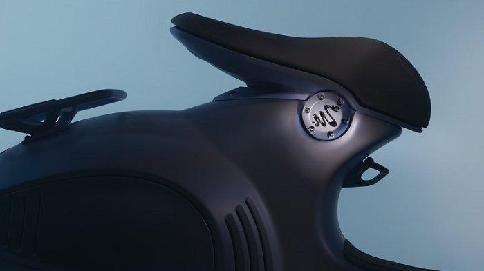 Vespa 946 Snake Icy