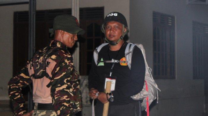 Wahyudi Kurniawan (kanan), anggota DPRD Kabupaten Sleman, ketika mengikuti Diklatsar Banser dan DTD Garfa di Lapangan Kalurahan Sumberrejo, Kapanewon Tempel, Kabupaten Sleman, 22-24 Desember 2023.