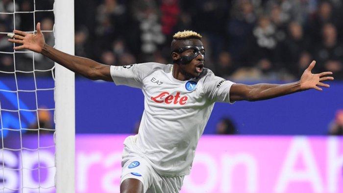 Victor Osimhen mengindikasikan dirinya masih akan bertahan di Napoli meski telah mendapatkan tawaran fantastis dari Al Hilal