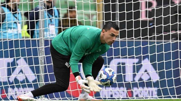 KIPER TIMNAS - Kiper naturalisasi Timnas Indonesia, Emil Audero Mulyadi, saat memperkuat Palermo di Serie B pada musim 2024-2025.
