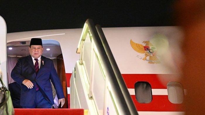 Presiden Prabowo Subianto tiba di Beijing Capital International Airport, Beijing, Republik Rakyat China, Jumat (8/11/2024).