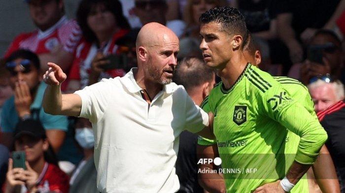 Erik ten Hag dan Cristiano Ronaldo di Liga Inggris antara Southampton vs Manchester United di Stadion St Mary di Southampton, Inggris selatan pada 27 Agustus 2022.