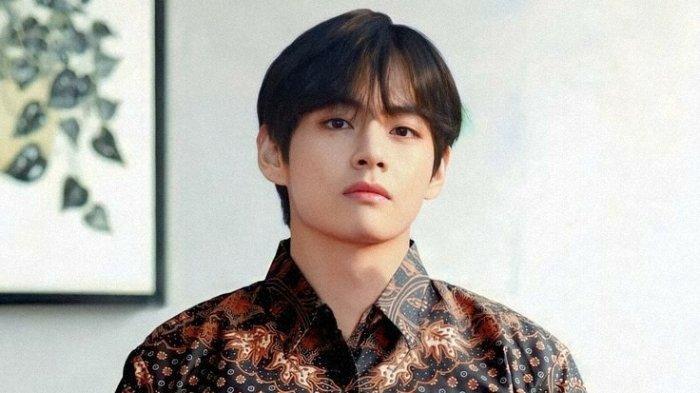 Foto V BTS dari unggahan penggemar, pemilik akun Twitter @Amalyaa_V