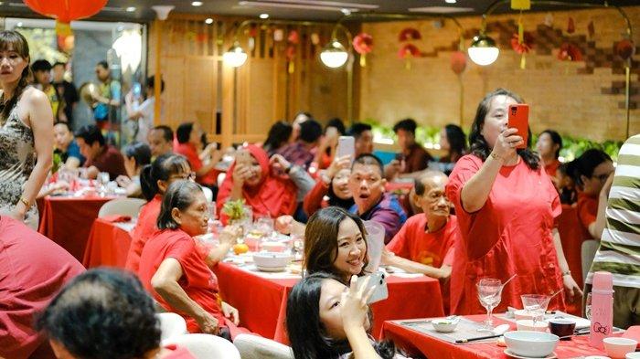 Menyambut Tahun Baru Imlek 2025, The Manohara Hotel Yogyakarta dengan bangga mempersembahkan gala dinner spesial bertema Rayakan Tradisi, Sambut Keberuntungan