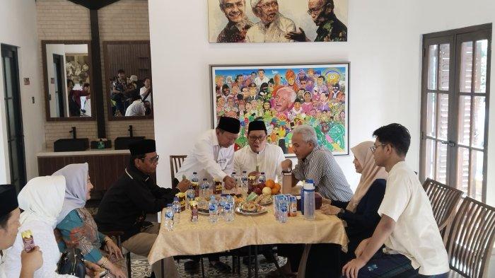 Pertemuan Ganjar Pranowo dan Mahfud MD di rumah Ganjar di Tegalsari, Wedomartani, Ngemplak, Sleman untuk silaturahmi, Rabu (10/04/2024).