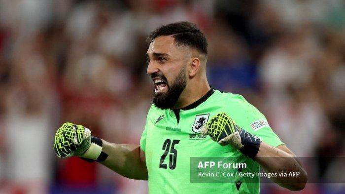 Giorgi Mamardashvili di EURO 2024 antara Georgia vs Portugal di Arena AufSchalke pada 26 Juni 2024 di Gelsenkirchen, Jerman.